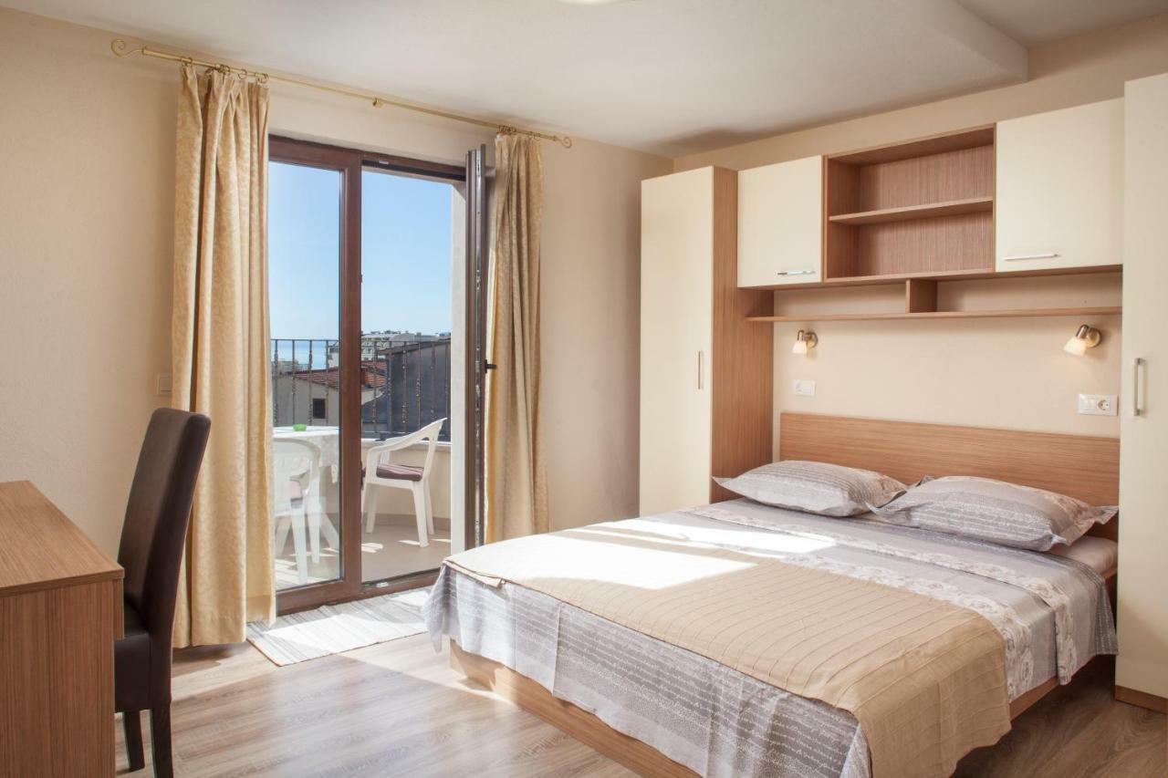 Kate Apartment
